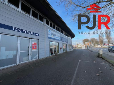 Local commercial - 464 m²