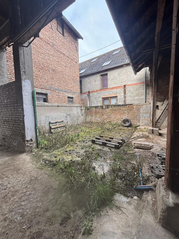 Maison - 400 m² - 1 pièce