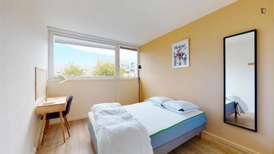 Chambre - 12 m² - 6 pièces