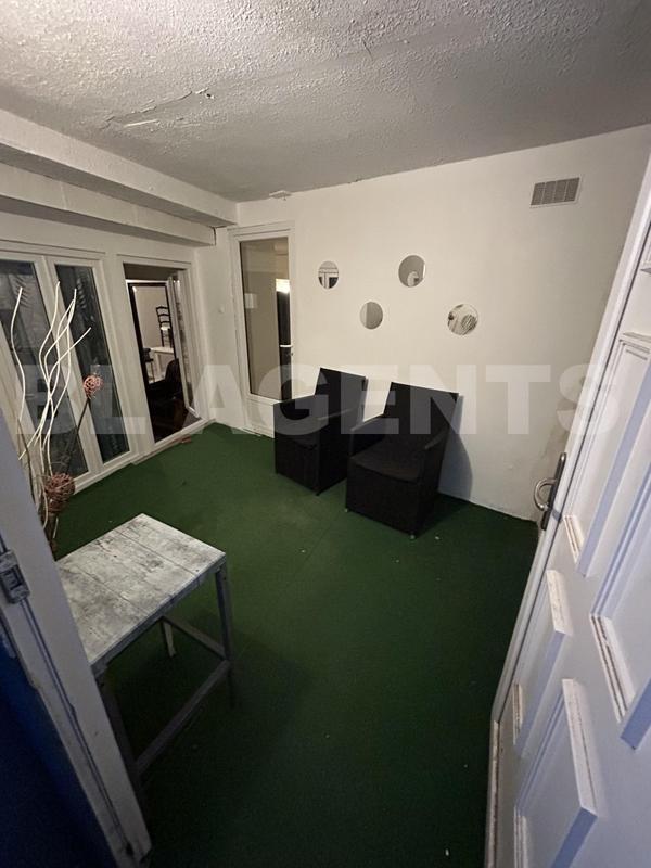 Appartement - 100 m² - 2 pièces