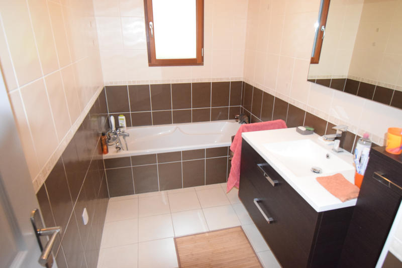 Maison - 143 m² - 10 pièces