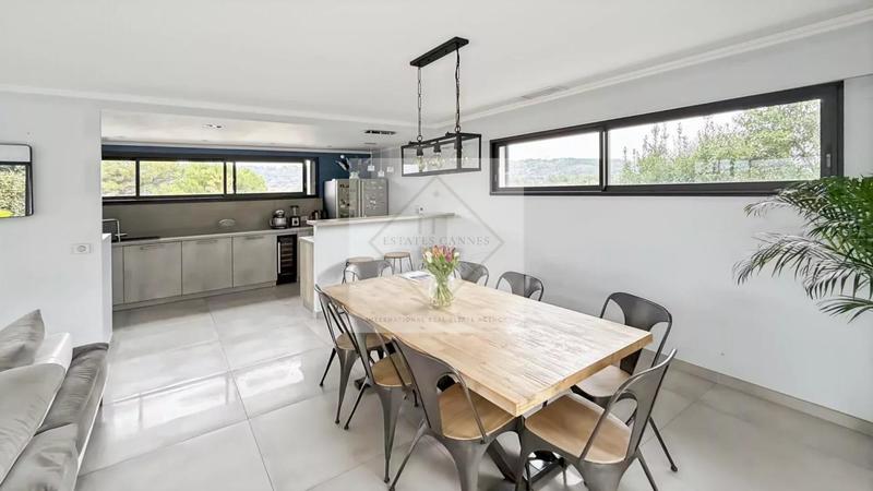 Villa - 170 m² - 6 pièces