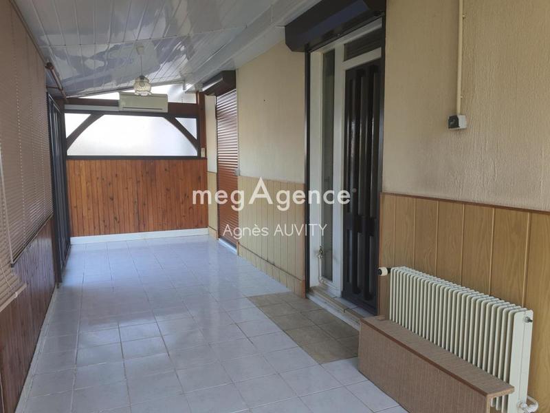 Maison traditionnelle - 107 m² - 6 pièces