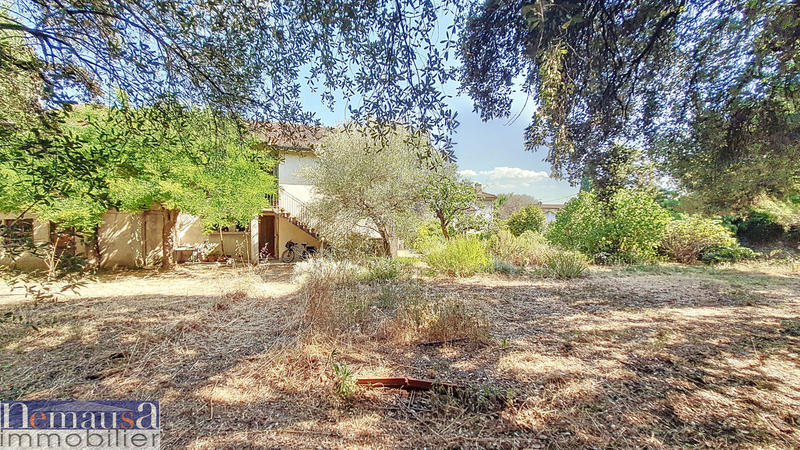 Villa - 239 m² - 9 pièces