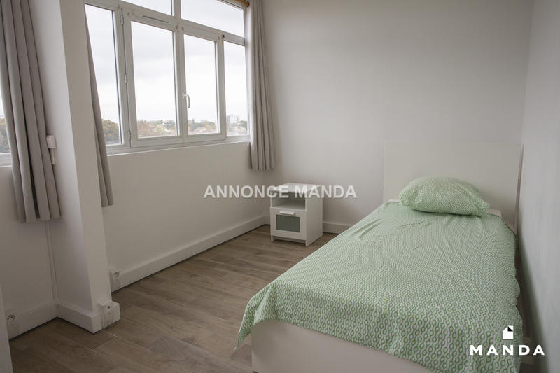 Chambre - 10 m² - 4 pièces