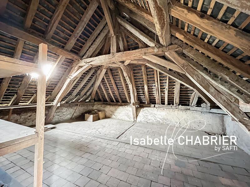 Maison - 212 m² - 7 pièces