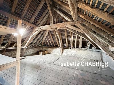 Maison - 212 m² - 7 pièces