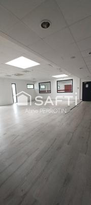 Local commercial - 940 m² - 10 pièces