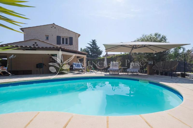 Villa - 171 m² - 5 pièces