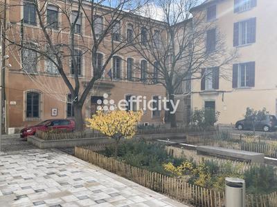 Immeuble - 220 m² - 14 pièces