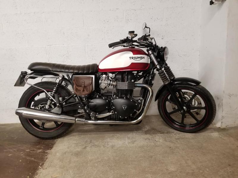 Triumph Bonneville 900 bobber triumph rouge 0900 439