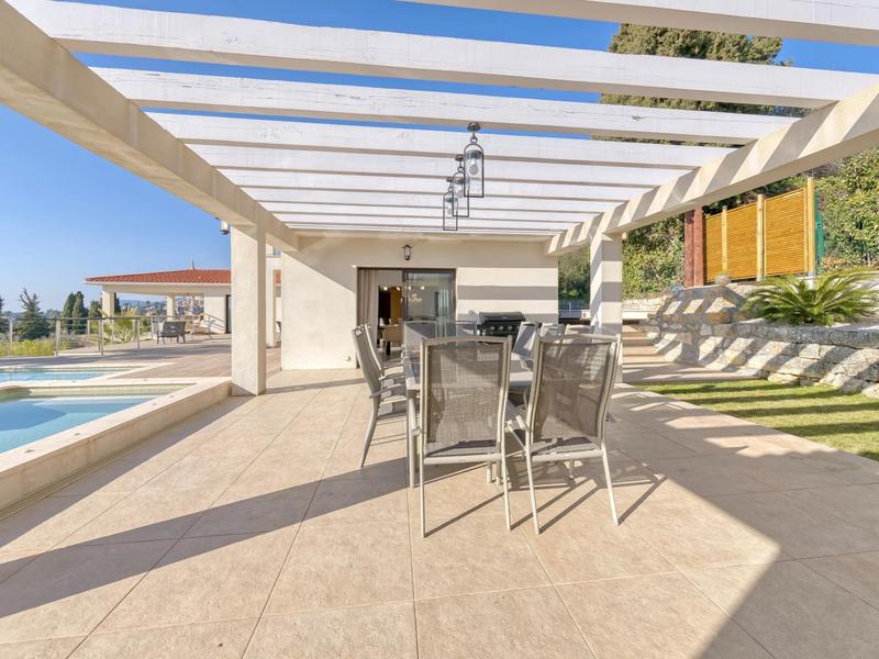 Villa - 280 m² - 7 pièces