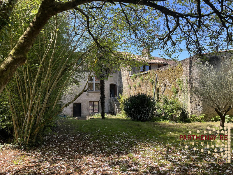 Maison ancienne - 236 m² - 6 pièces