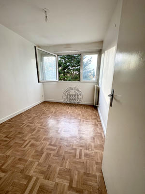 Appartement - 95 m² - 5 pièces