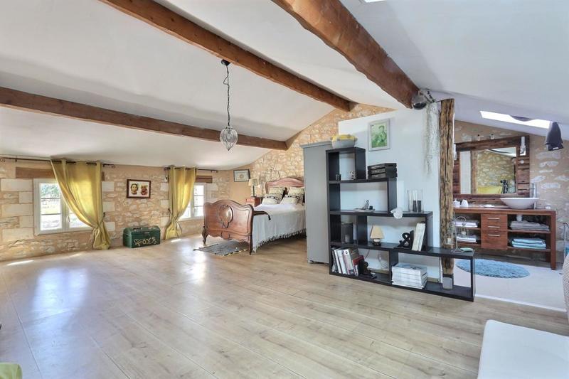 Maison - 373 m² - 10 pièces