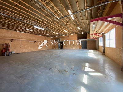 Entrepôt - 400 m² - 3 pièces