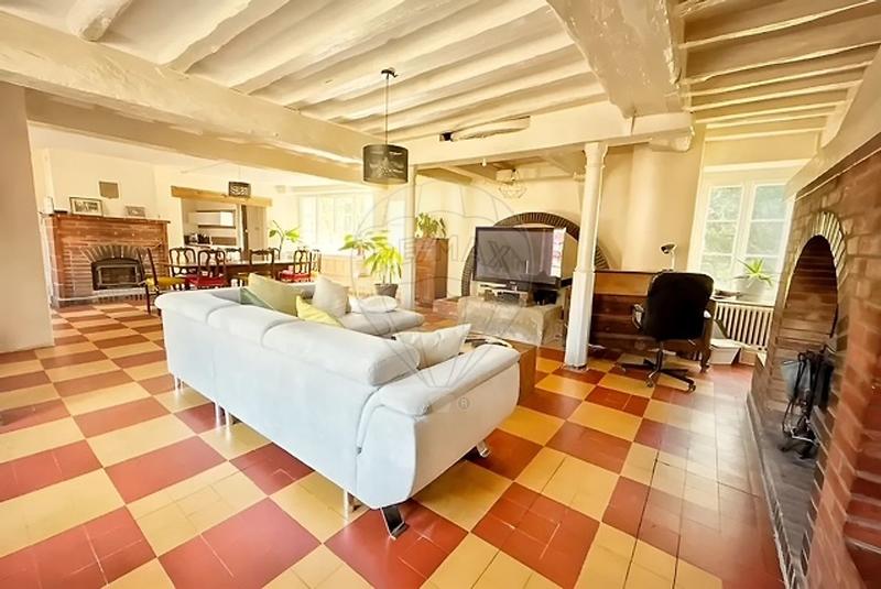 Maison - 242 m² - 6 pièces
