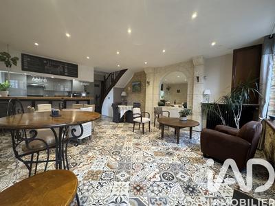 Maison - 468 m² - 14 pièces