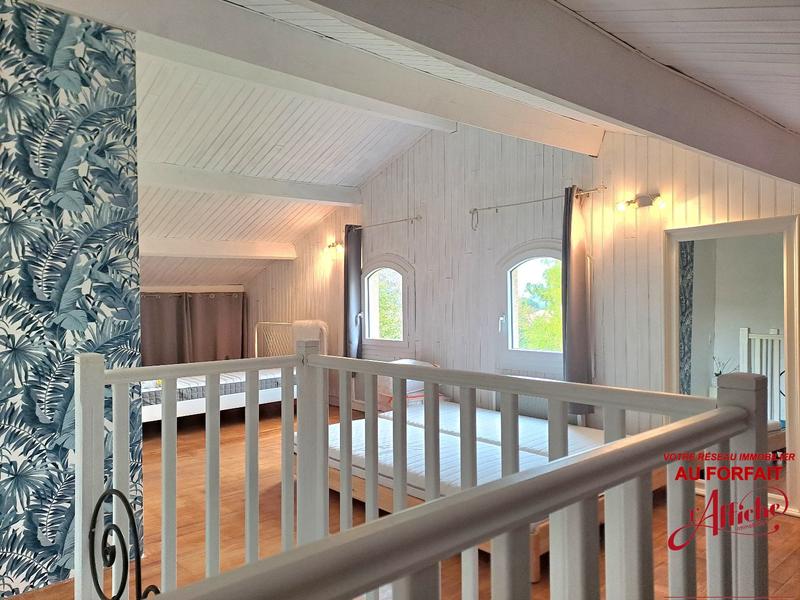 Maison - 217 m² - 6 pièces