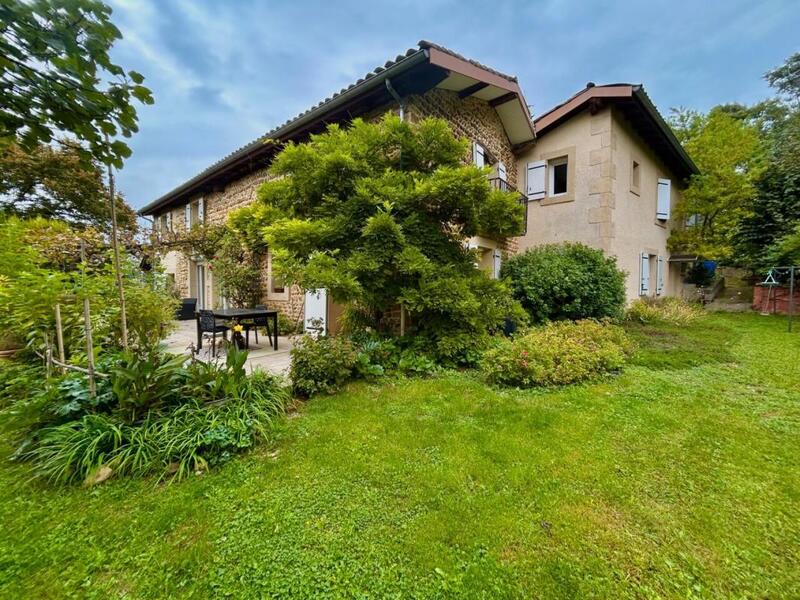 Propriété - 392 m² - 10 pièces