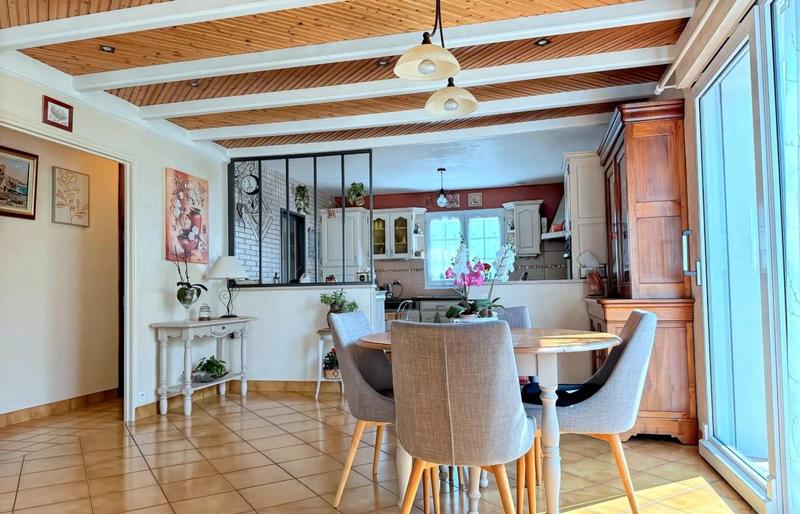 Maison - 140 m² - 6 pièces