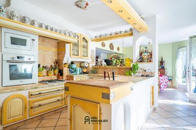 Maison - 200 m² - 8 pièces