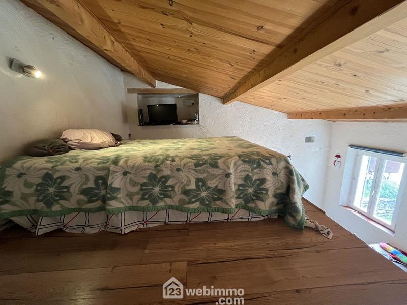 Maison - 245 m² - 9 pièces