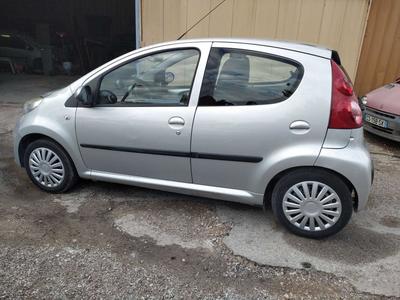 Peugeot 107 1,0 68cv 12v 2-Troniv Trendy Boite Auto