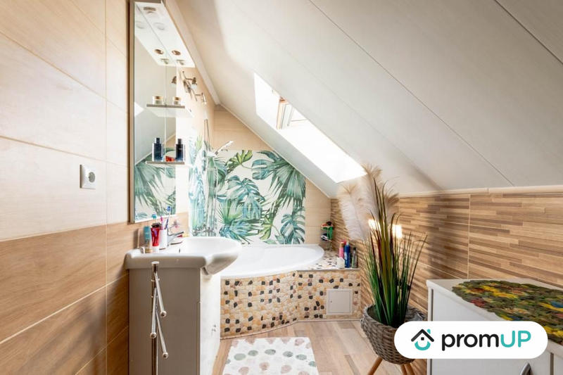 Maison - 200 m² - 7 pièces