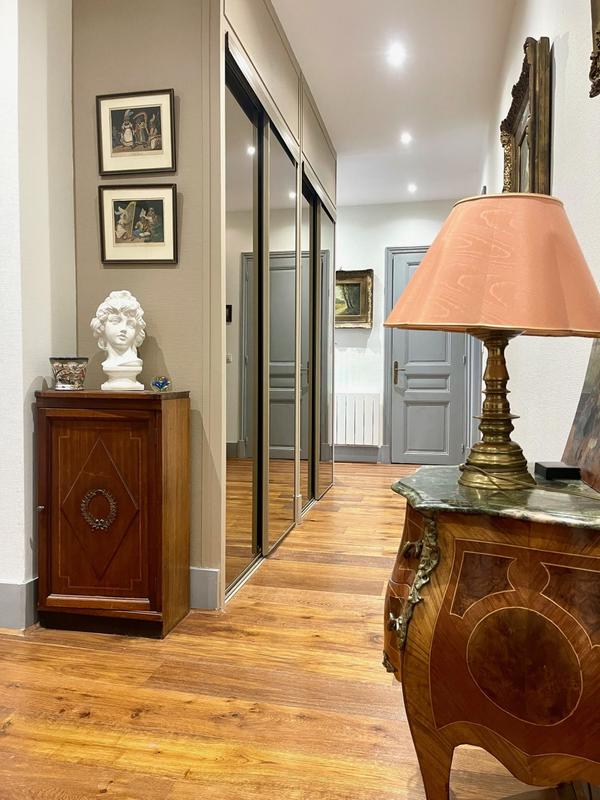 Appartement - 160 m² - 5 pièces