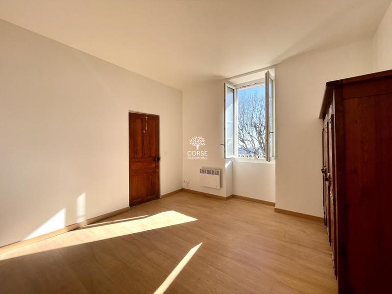 Maison de village - 240 m² - 10 pièces