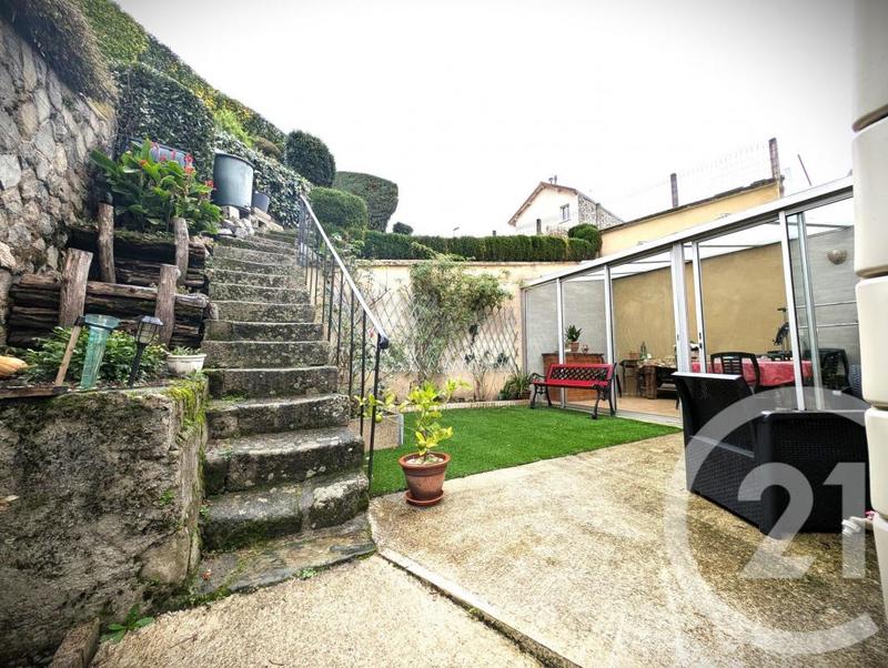 Maison - 198 m² - 8 pièces