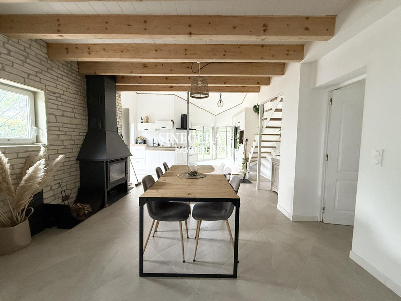 Maison - 99 m² - 5 pièces