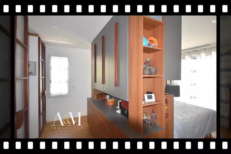 Villa - 240 m² - 10 pièces