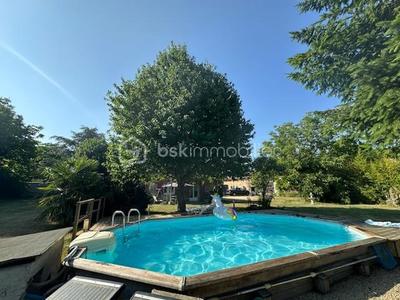 Maison - 184 m² - 10 pièces