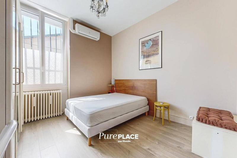 Maison - 250 m² - 7 pièces