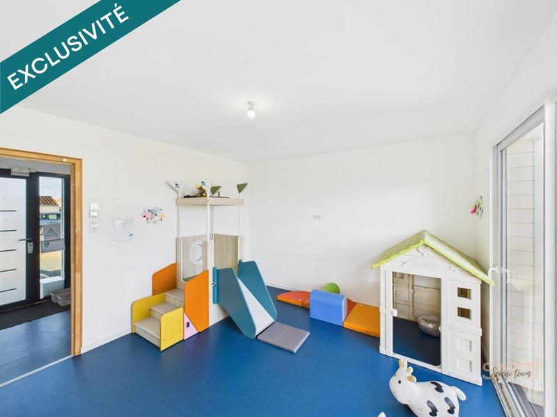 Local commercial - 240 m² - 14 pièces