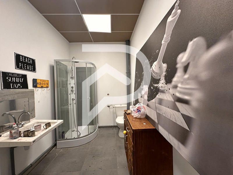 Local d'activité / Entrepôt - 190 m²