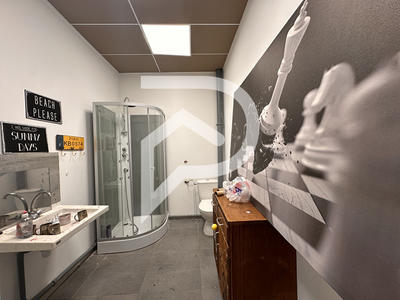 Local d'activité / Entrepôt - 190 m²