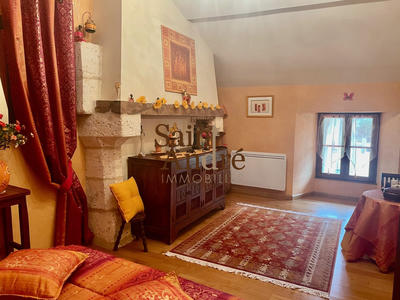 Maison - 300 m² - 8 pièces