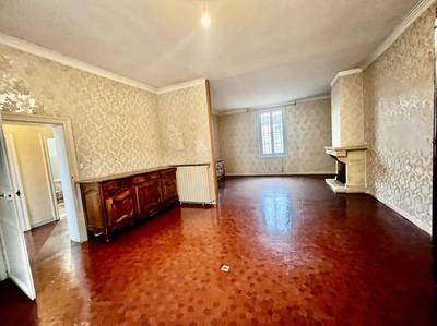 Maison de village - 239 m² - 10 pièces