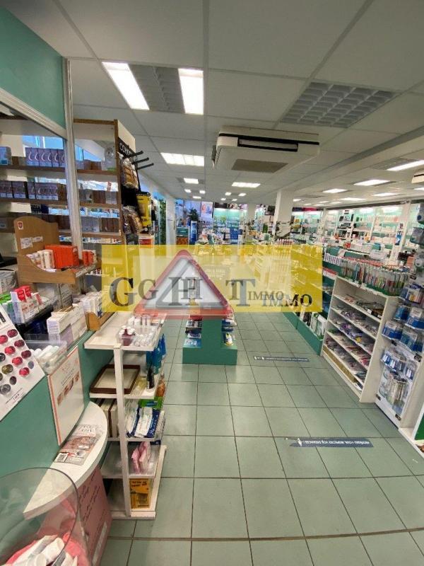 Local commercial - 239 m²