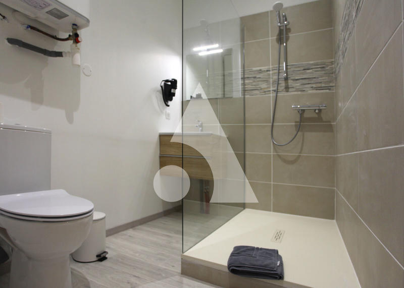 Demeure - 600 m² - 17 pièces