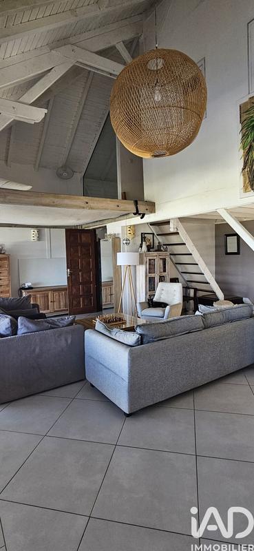 Maison - 139 m² - 8 pièces