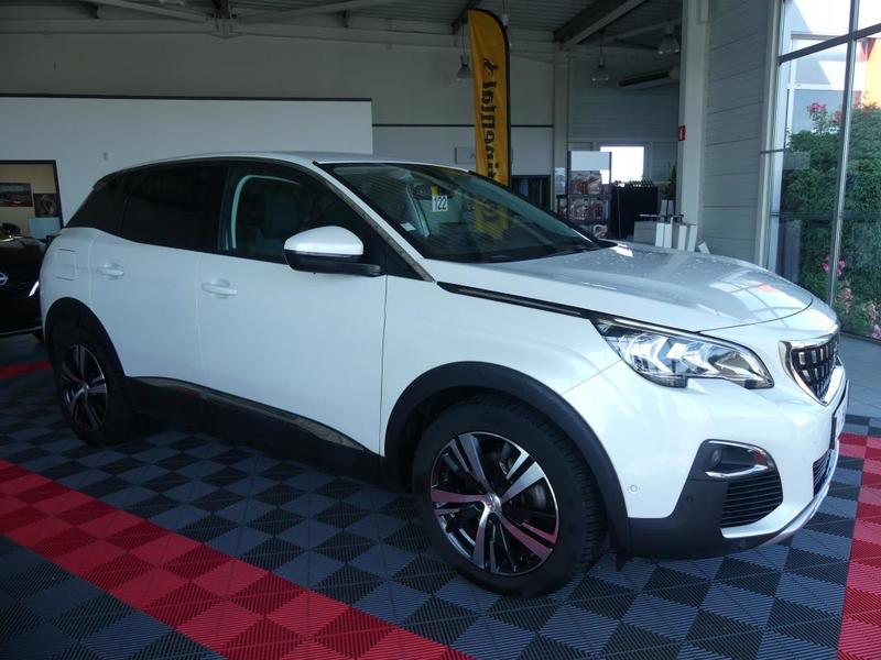 Peugeot 3008 2018 - Diesel Boîte manuelle II 1.5 Bluehdi 130 s&amp;S Allure