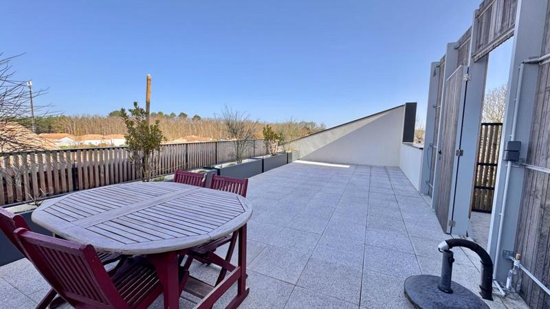 Appartement - 93 m² - 4 pièces