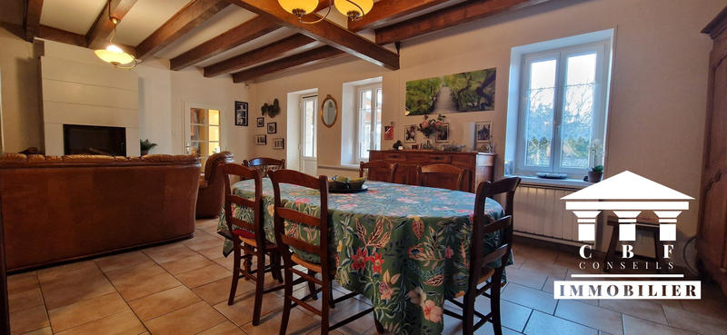 Maison - 194 m² - 10 pièces