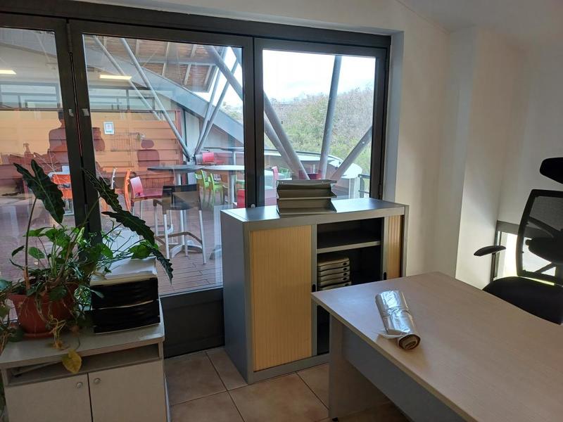 Bureau - 888 m²
