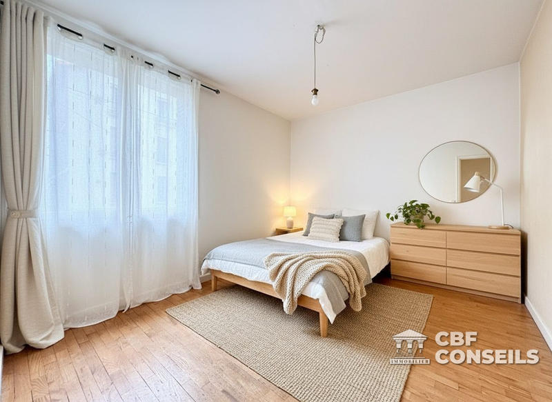 Appartement - 90 m² - 5 pièces