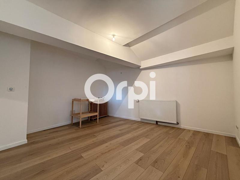 Maison - 215 m² - 6 pièces